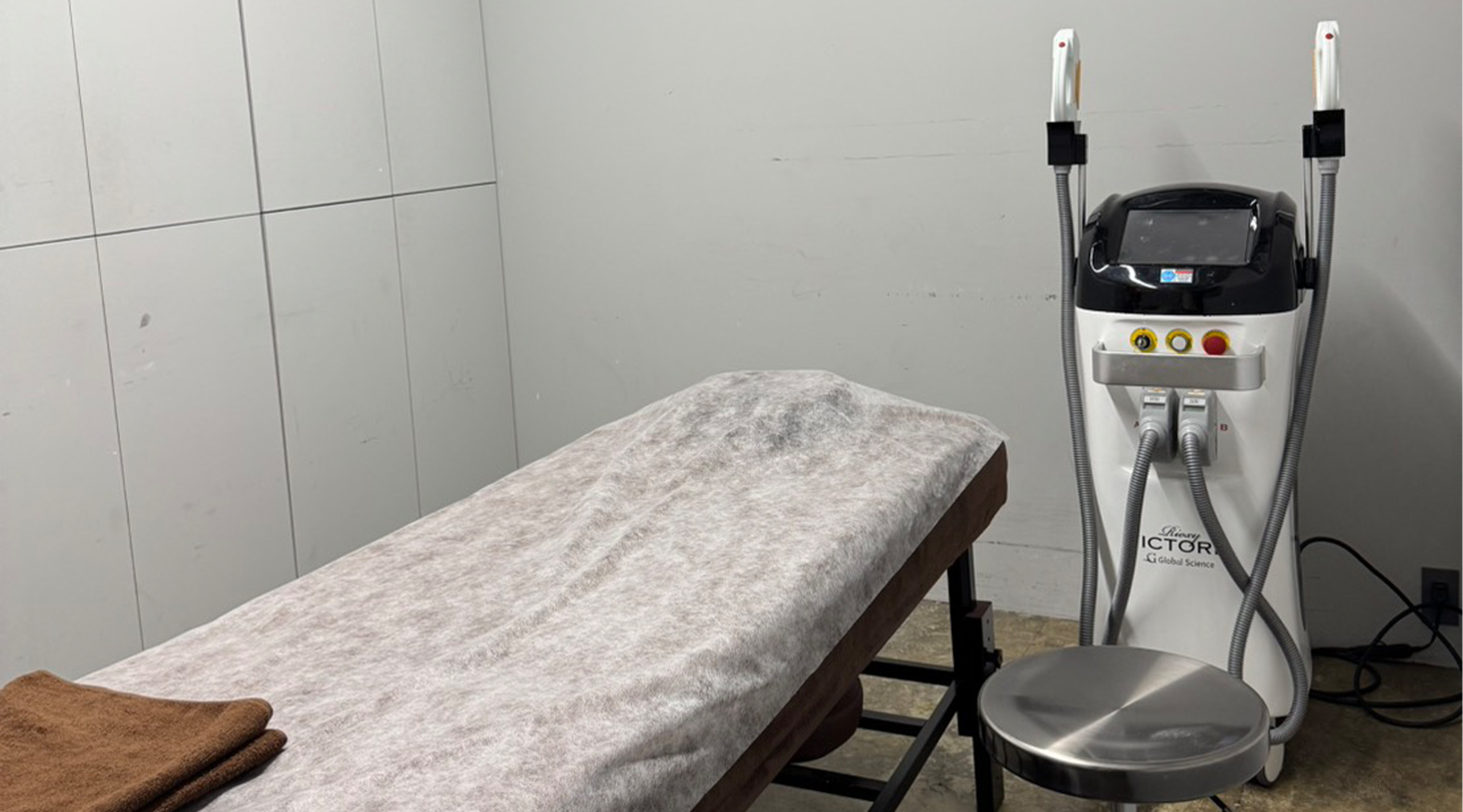 ハイクオリティな機械。 フェイシャル効果で肌も綺麗になっていきます。